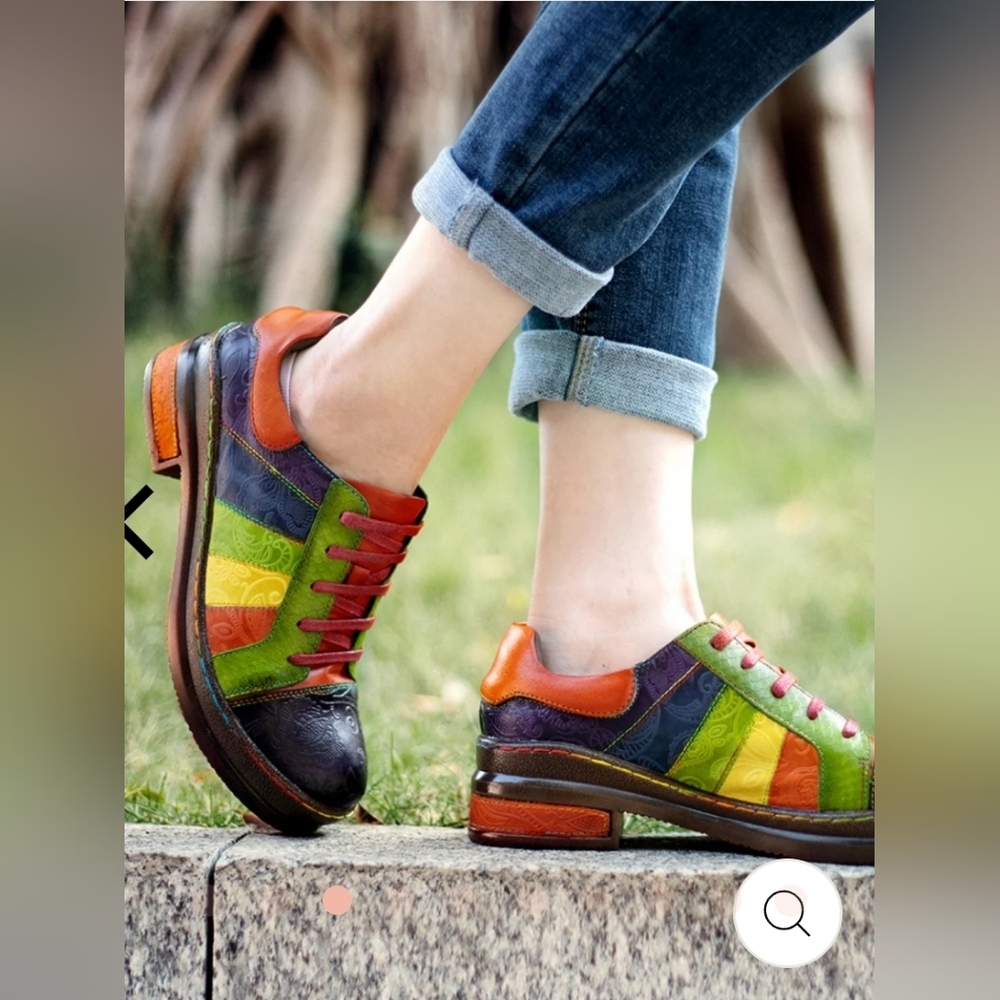 NWOT Soffia Rainbow Stitch Embossed Genuine Leather Sneaker Size 6